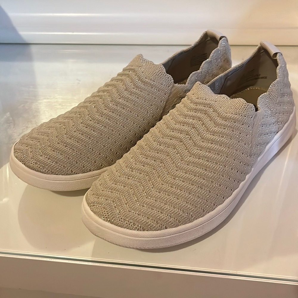SO girl shoes size 5
